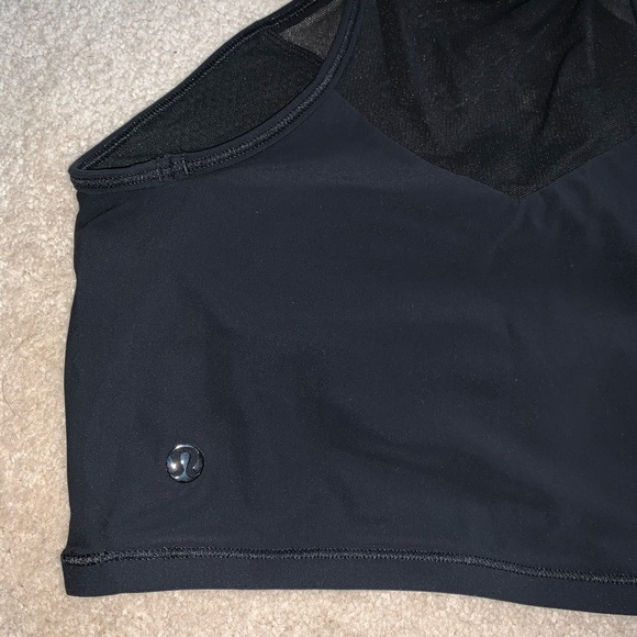 Lululemon high neck sports Bra black size 4 - Picture 3 of 3